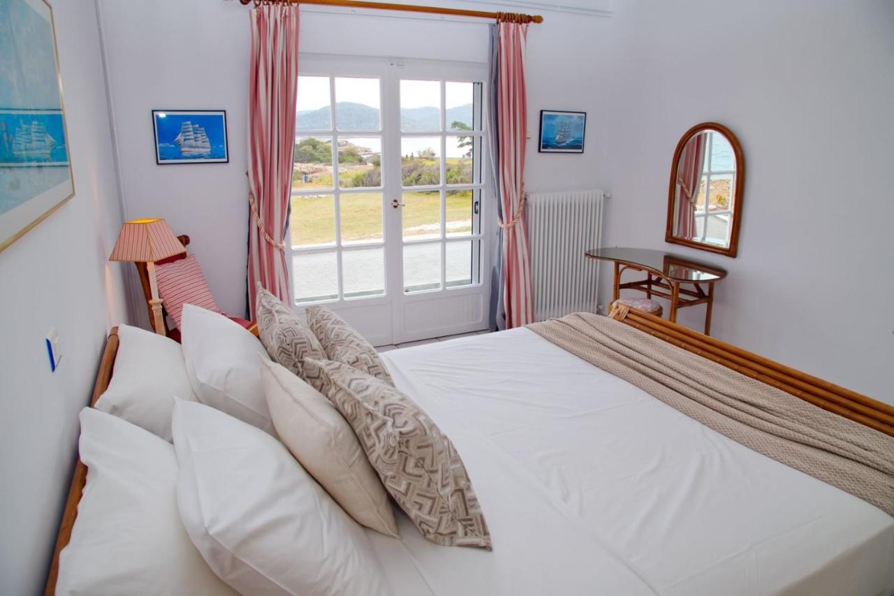 Aroura Homes 4Br Beachfront Villa Спетсес Экстерьер фото